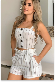 Mulher com Conjunto Branco